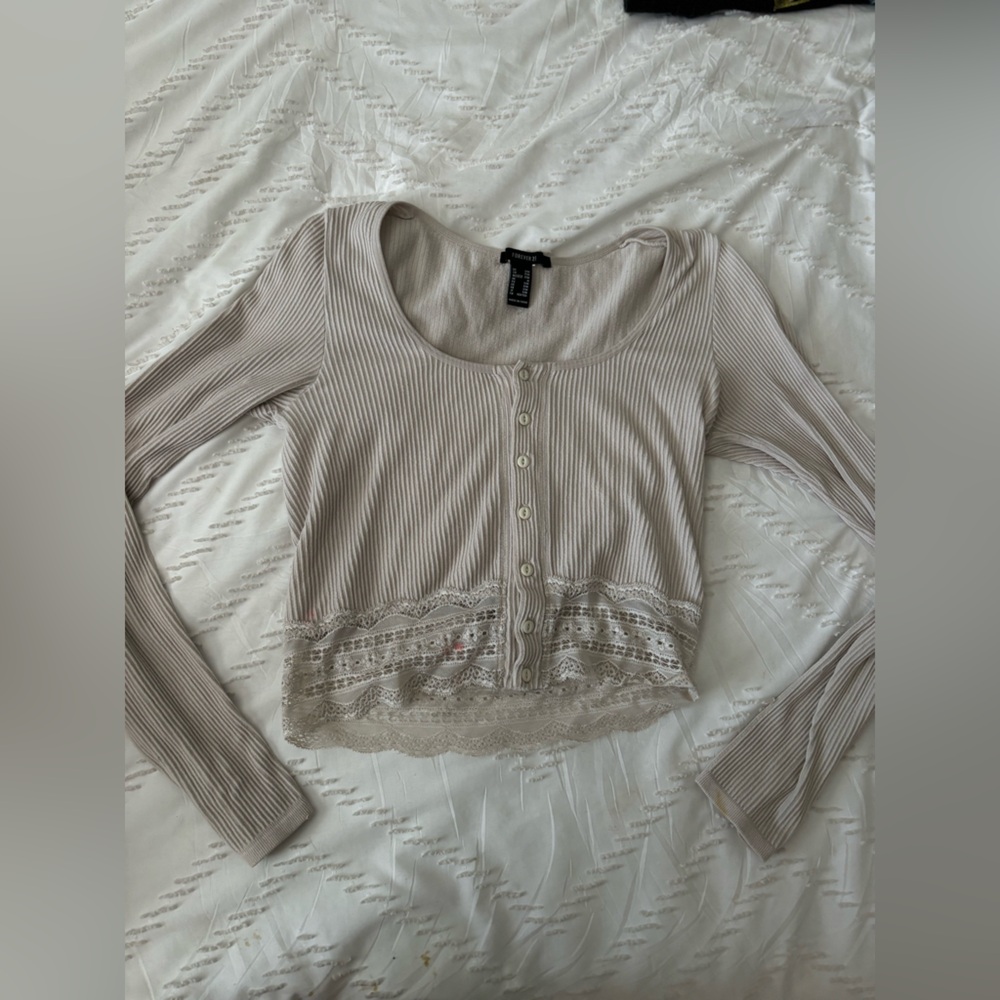 long sleeve tee with lace trim
